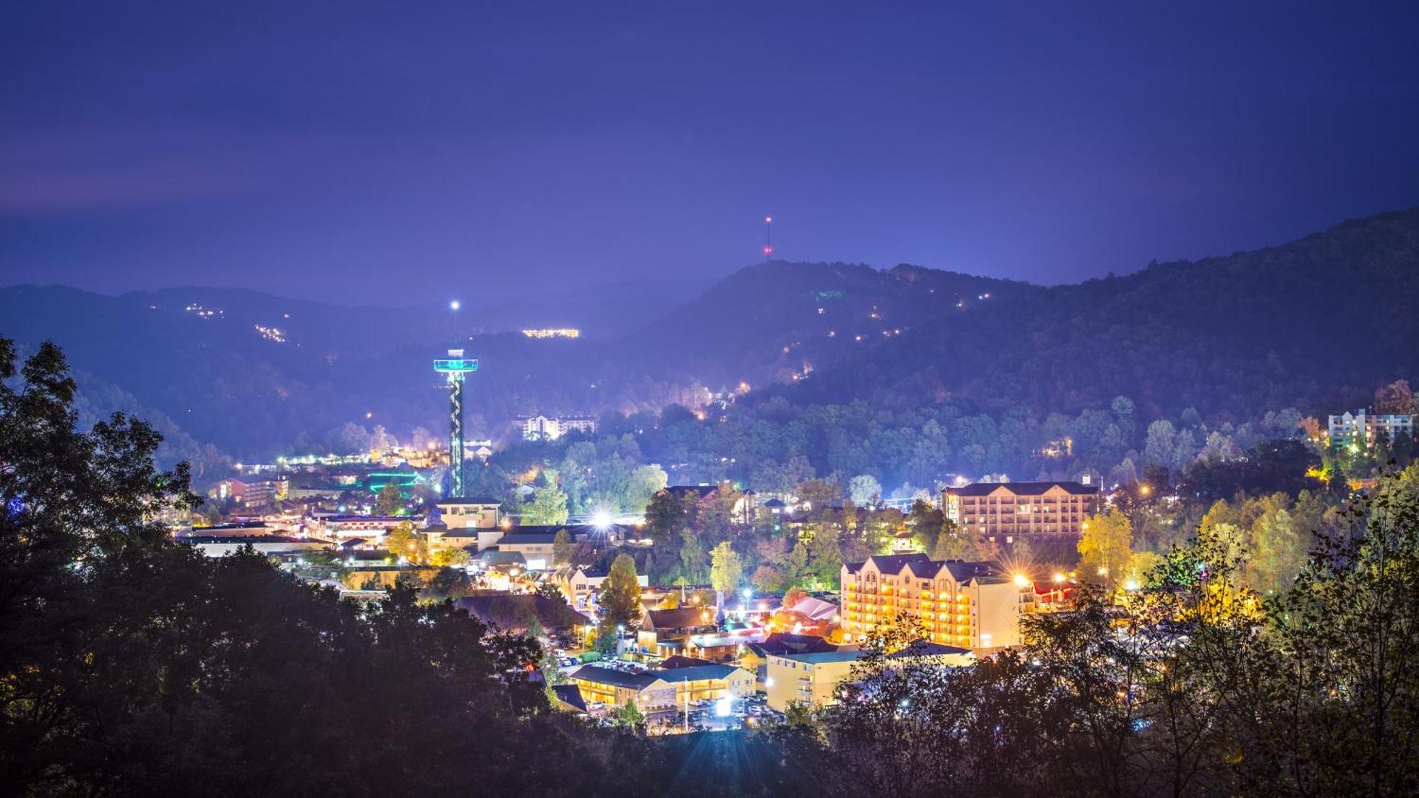 Papa Bear, Hot Tub, Wifi, 1089 Free Tickets Each Paid Day, Dollywood And More Sevierville Exterior photo